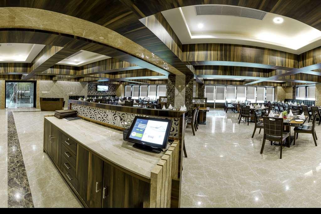 Clarion Inn Jaipur Kukas Restaurant foto