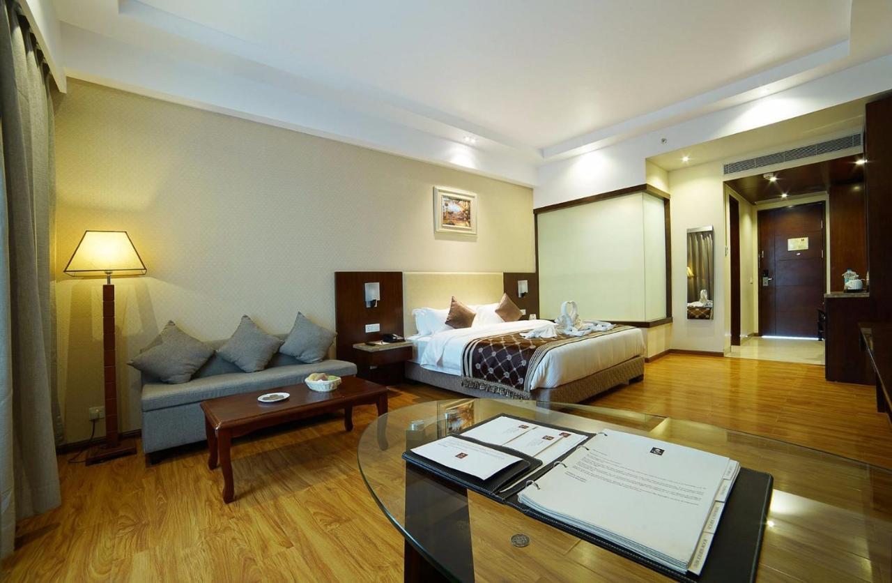 Clarion Inn Jaipur Kukas Exterior foto