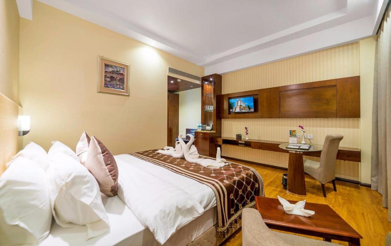 Clarion Inn Jaipur Kukas Exterior foto