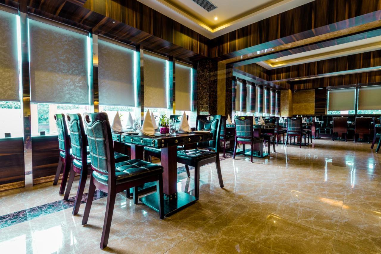 Clarion Inn Jaipur Kukas Exterior foto