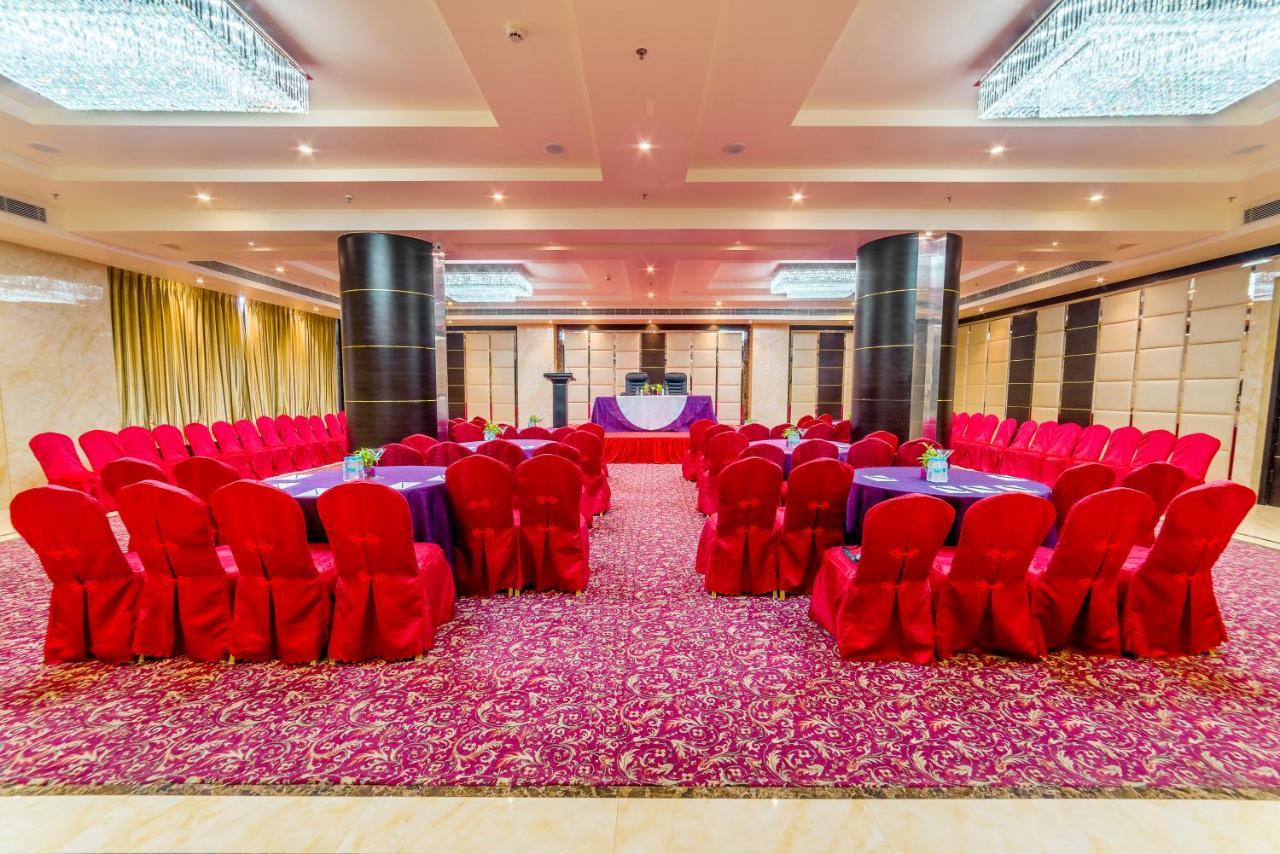 Clarion Inn Jaipur Kukas Exterior foto