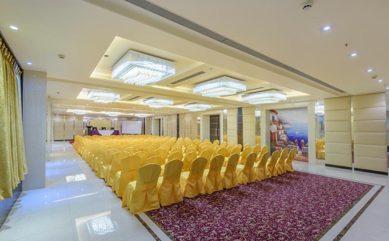 Clarion Inn Jaipur Kukas Exterior foto