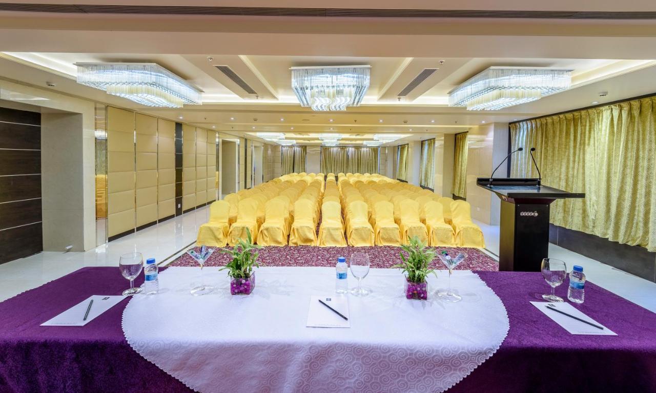 Clarion Inn Jaipur Kukas Exterior foto