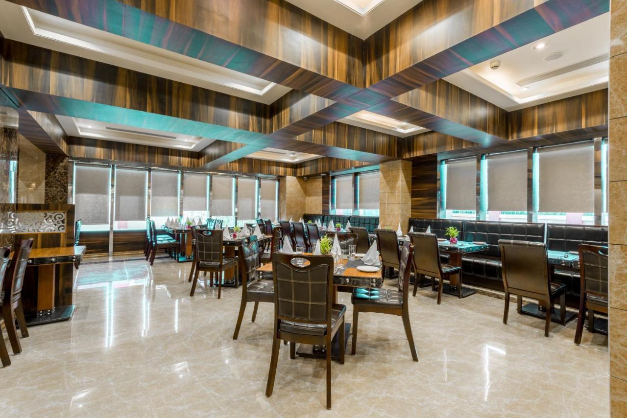 Clarion Inn Jaipur Kukas Exterior foto