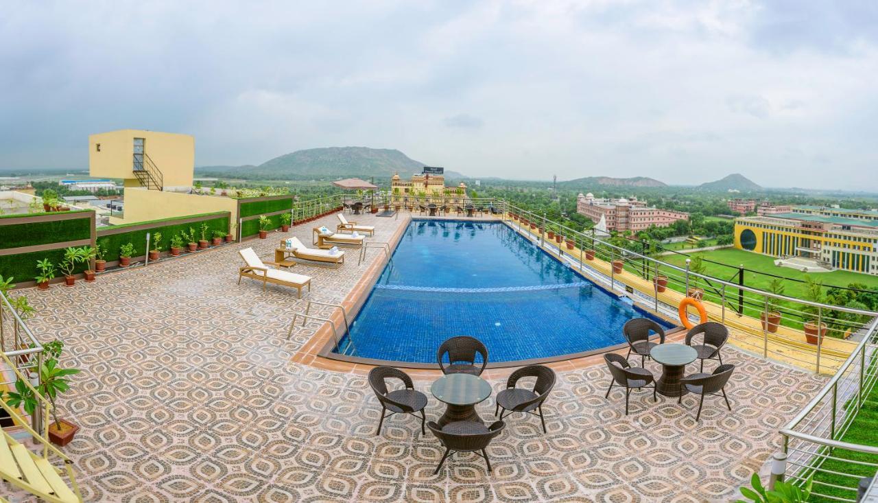 Clarion Inn Jaipur Kukas Exterior foto
