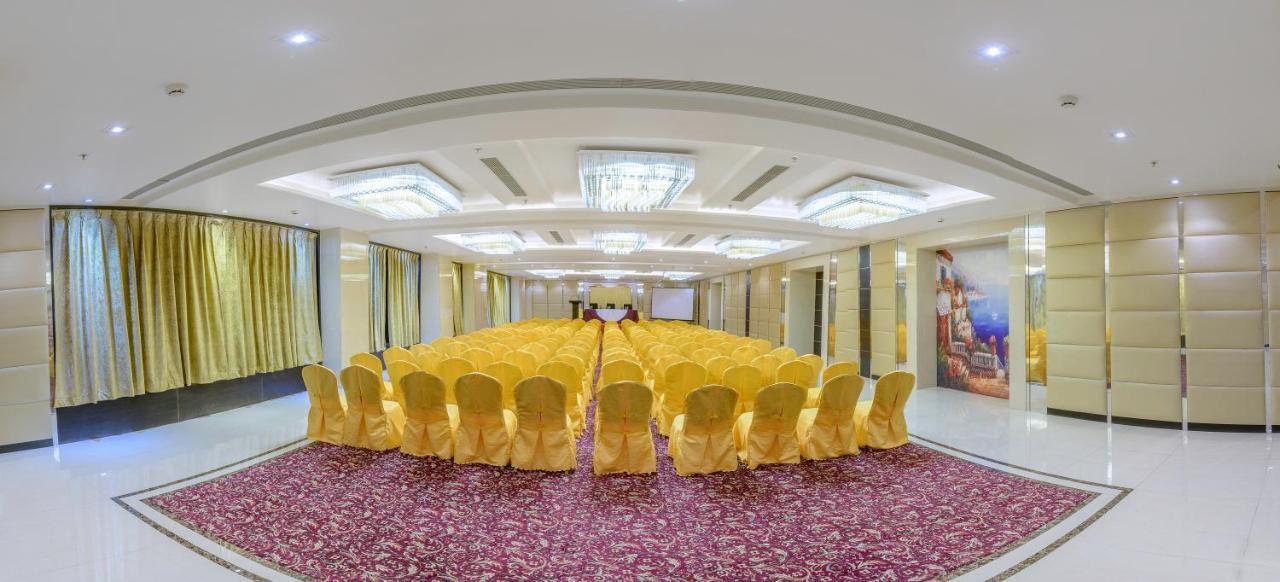 Clarion Inn Jaipur Kukas Exterior foto